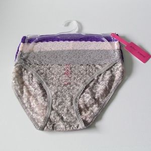 Betsey Johnson 3 Pk Lacey Bikini Panties